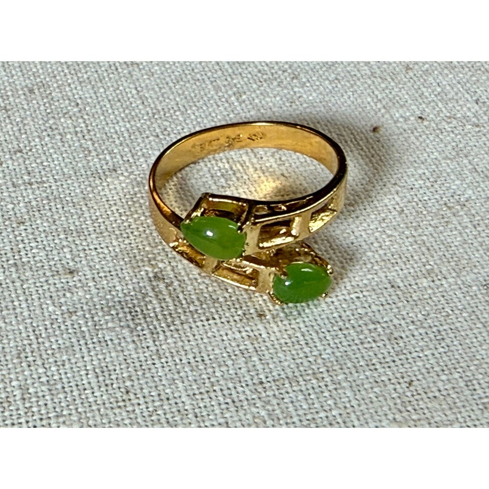 Vintage 18KT GE Green Chalcedony Bypass Ring‎ Gold Size 8 Cabochon 70s 80s